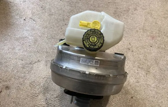 BMW X3 G01 Brake booster 6875180