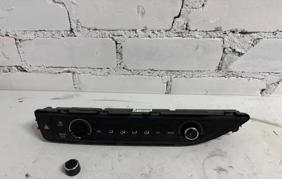 Toyota Highlander XU50 Climate control unit 559000E420 5D12320405RDMA
