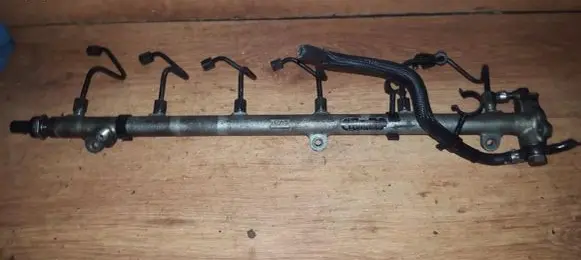 Fuel main line pipe