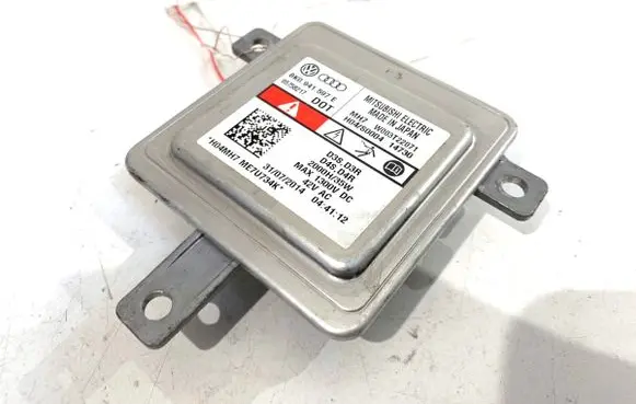 Volkswagen Golf VII Voltage converter/converter module 8K0941597E