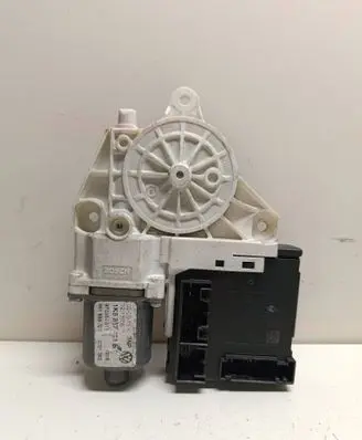 Volkswagen Jetta VI Front door window regulator motor 3C0959793B 91843110 BRF00153471