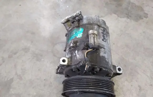 Opel Vectra C Air conditioning (A/C) compressor (pump) 24411249