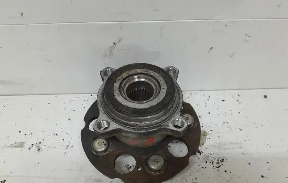 Honda CR-V Rear wheel hub