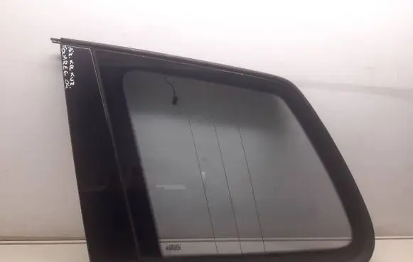 Volkswagen Touareg I Rear side window 7L6845297