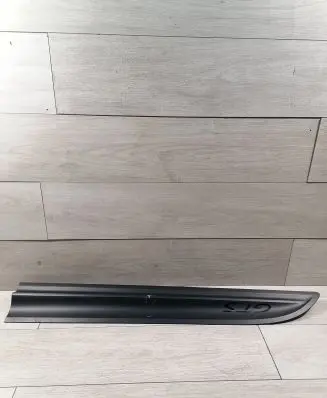 Porsche Macan (95B) Front door trim (molding) 95B8378891R