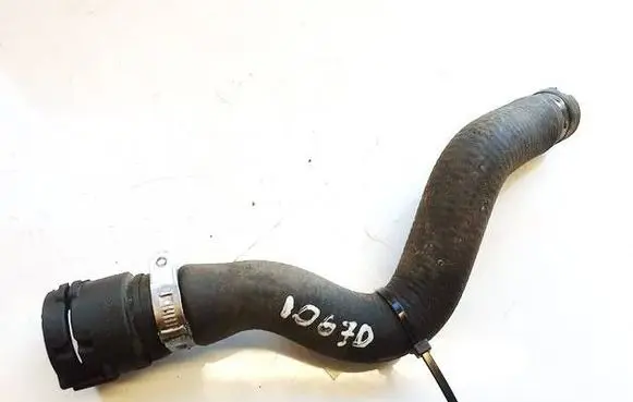Engine coolant pipe/hose