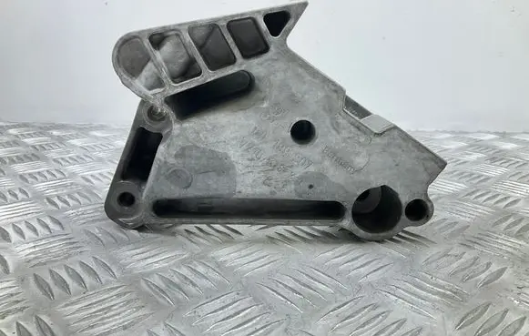 Audi A3 S3 8V Engine mounting bracket 04L199207