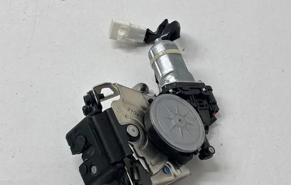 Toyota Highlander XU50 Tailgate/trunk/boot lock/catch/latch D6261342C AY1638000062