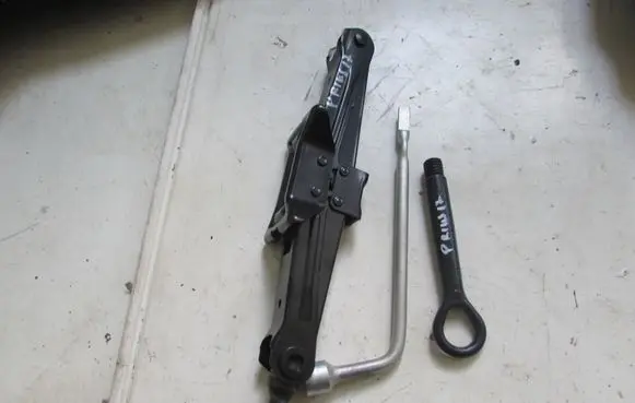 Toyota Prius (XW50) Lift Jack 1100K8