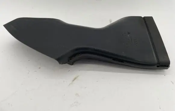 Audi A4 S4 B7 8E 8H Air intake duct part 8E0129618G
