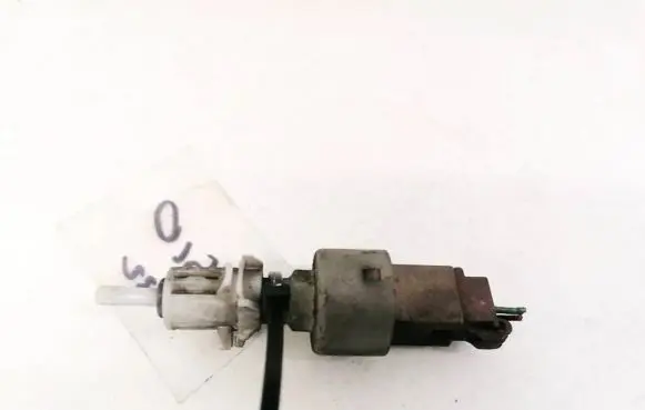 Iveco Daily 30.8 - 9 Brake pedal sensor switch B365
