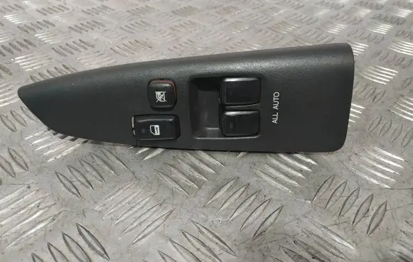 Toyota Corolla Verso E121 Electric window control switch 8404013060 7423213090