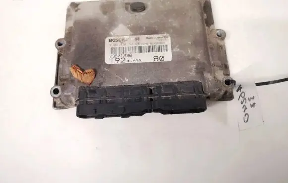 Fiat Stilo Engine control unit/module 73501236 0281010738