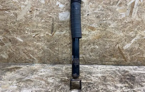 Rear shock absorber/damper
