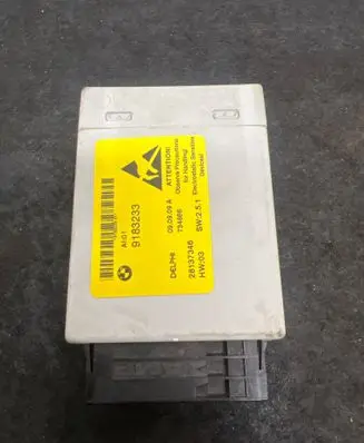BMW 5 E60 E61 Center console control module 9183233 734866 28137346