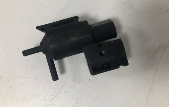 Mazda 323 F Turbo solenoid valve K5T49091