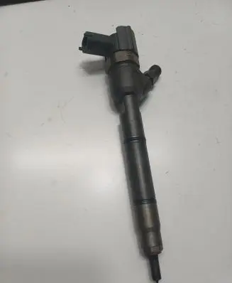 Hyundai i40 Fuel injector 0445110411