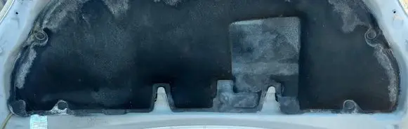 Toyota Yaris Engine bonnet/hood sound/heat insulation 