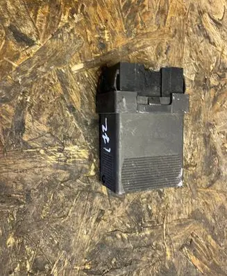 Mercedes-Benz Vito Viano W639 Coolant fan relay 0165452332 05014000