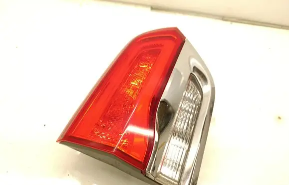 Tailgate rear/tail lights
