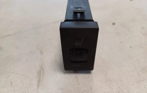 Volkswagen PASSAT B5 Seat heating switch 3B0963563