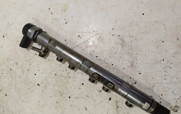 BMW 5 E60 E61 Fuel main line pipe 7809129 033641L5 0445214184
