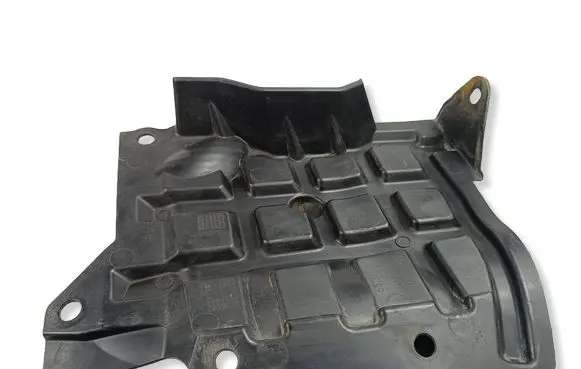 Mitsubishi Outlander IV Engine splash shield/under tray 