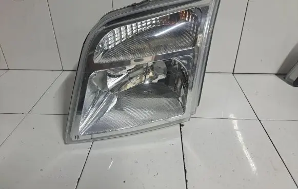 Ford Transit - Tourneo Connect Headlight/headlamp 084311165L