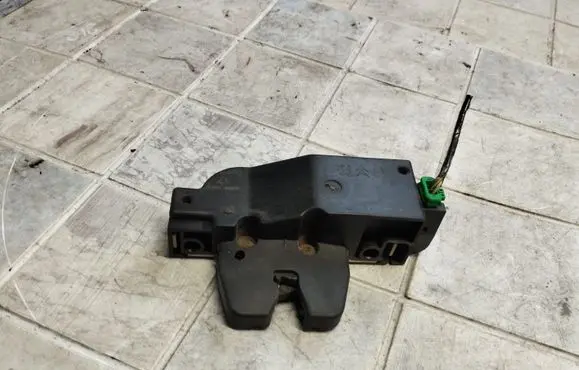 Citroen C5 Tailgate/trunk/boot lock/catch/latch 9651481380