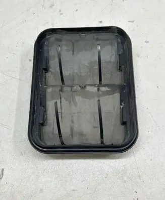 Nissan Note (E12) Quarter panel pressure vent 76804ED50A