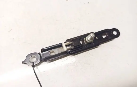 Toyota Avensis T270 Seat belt adjustment rail 