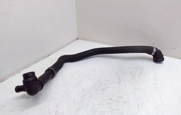 Volkswagen PASSAT B8 Engine coolant pipe/hose 3Q0122051D