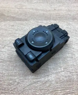 Volkswagen Touareg I Wing mirror switch VWMIRRORSWITCH
