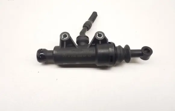 Mercedes-Benz C W204 Clutch master cylinder A2042900112