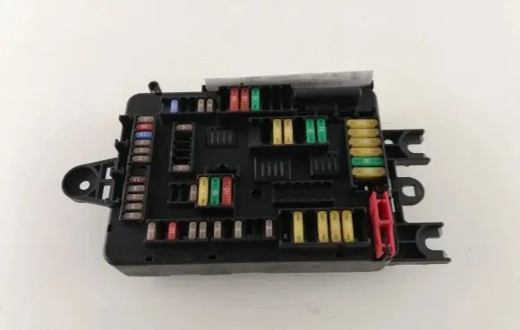 BMW 3 F30 F35 F31 Fuse module 9389070 KL1710