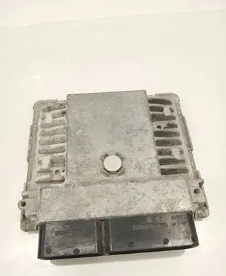 Volkswagen Golf VI Engine control unit/module 03F906070BJ 5WP44615 03F906070