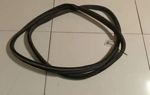 Jaguar X-Type Rubber seal front coupe door 