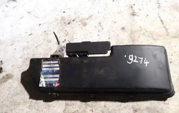 Volvo S60 Fuse box cover 9494211