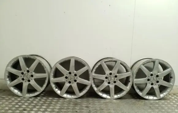 Mercedes-Benz CLC CL203 R17 alloy rim 