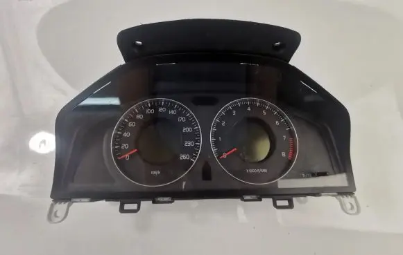 Volvo V70 Speedometer (instrument cluster) 31254534AA
