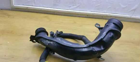 Peugeot 508 Turbo air intake inlet pipe/hose M06021A152