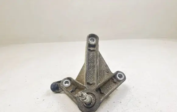 Nissan Note (E11) Gearbox mounting bracket 8200043084 8200457080