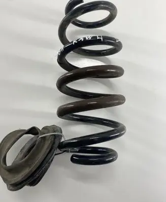 Toyota RAV 4 (XA40) Rear coil spring