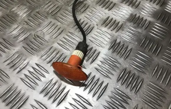 Ford Mondeo MK I Front fender indicator light 93bg13k309ac