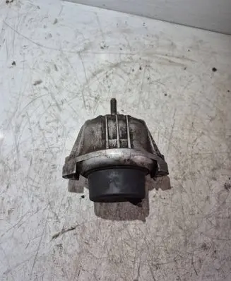 BMW 3 E90 E91 Engine mount bracket 139811