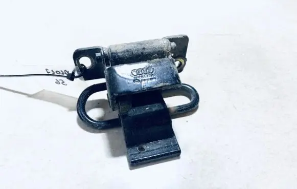 Audi A4 S4 B5 8D Rear door lower hinge 4A0833411A