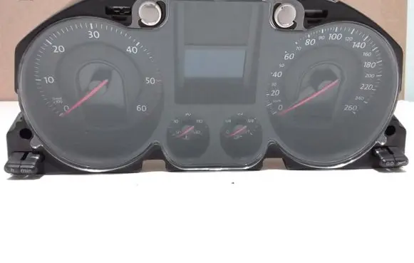 Volkswagen PASSAT B6 Speedometer (instrument cluster) 3C0920860A