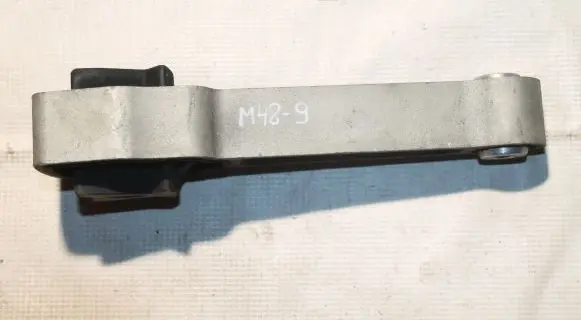 Volvo XC60 Engine mount bracket 30793322