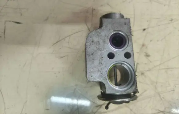 Audi Q7 4L Air conditioning (A/C) expansion valve 7L0820679B 52415754