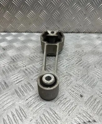 Volvo XC60 Engine mount bracket 30680474 46PD32